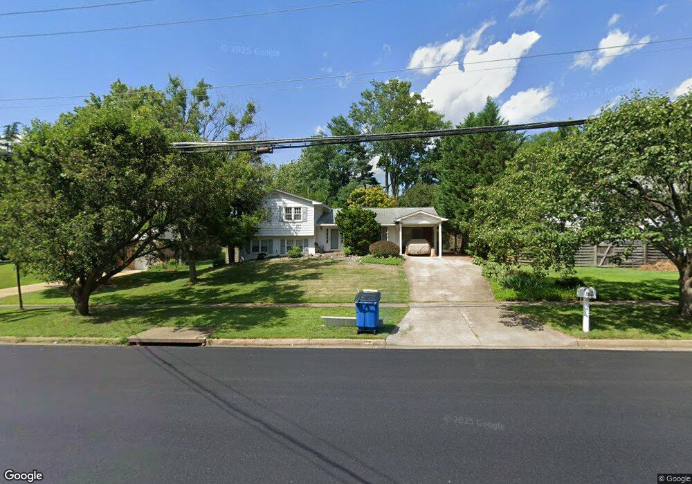 8712 Old Courthouse Rd, Vienna, VA 22182 - photo 1