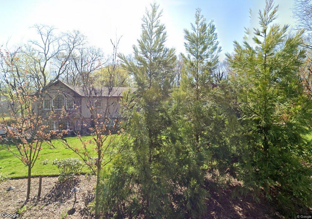 29 Maplelawn Dr, ComMacK, NY 11725 - photo 1