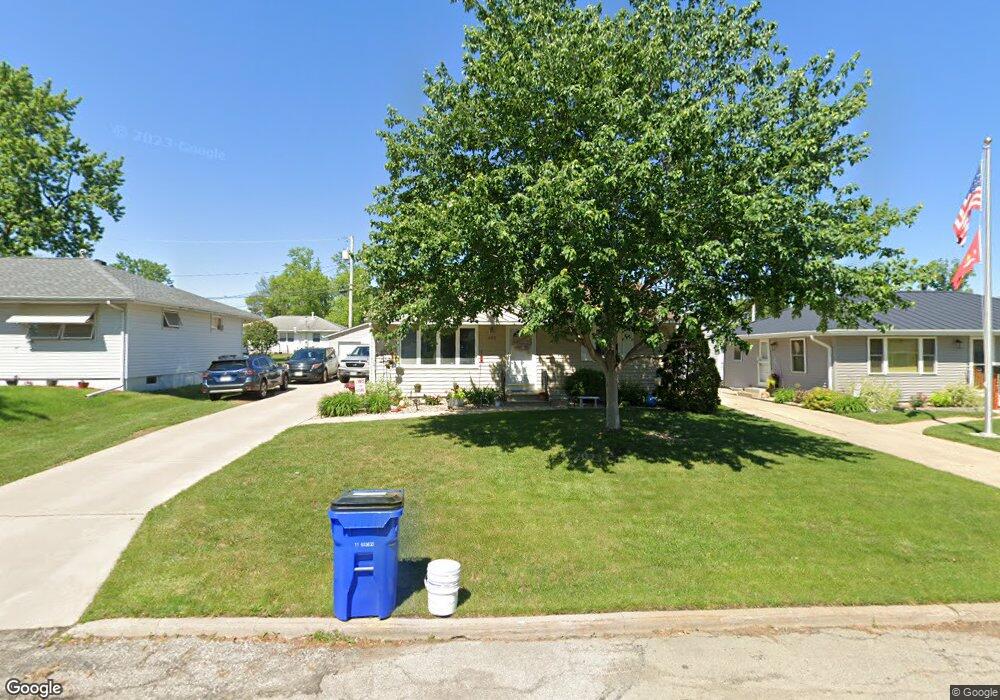 422 23rd St NW, Cedar Rapids, IA 52405 - photo 1