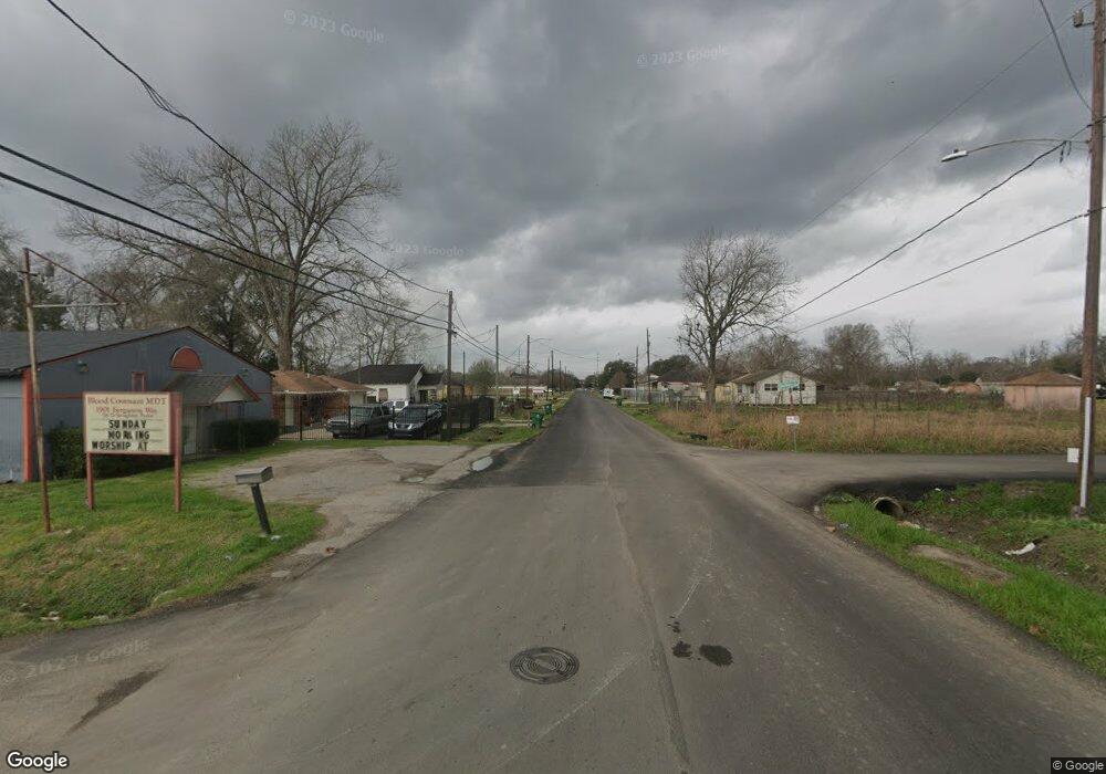 8819 Beckley St, Houston, TX 77088 - photo 1