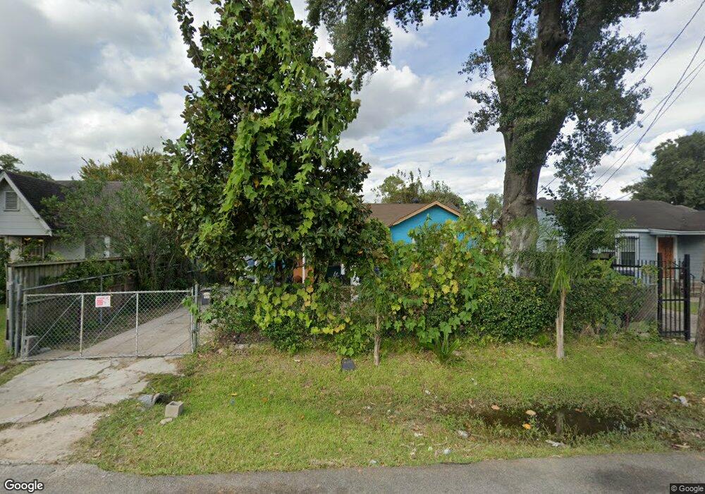 203 Melbourne St, Houston, TX 77022 - photo 1