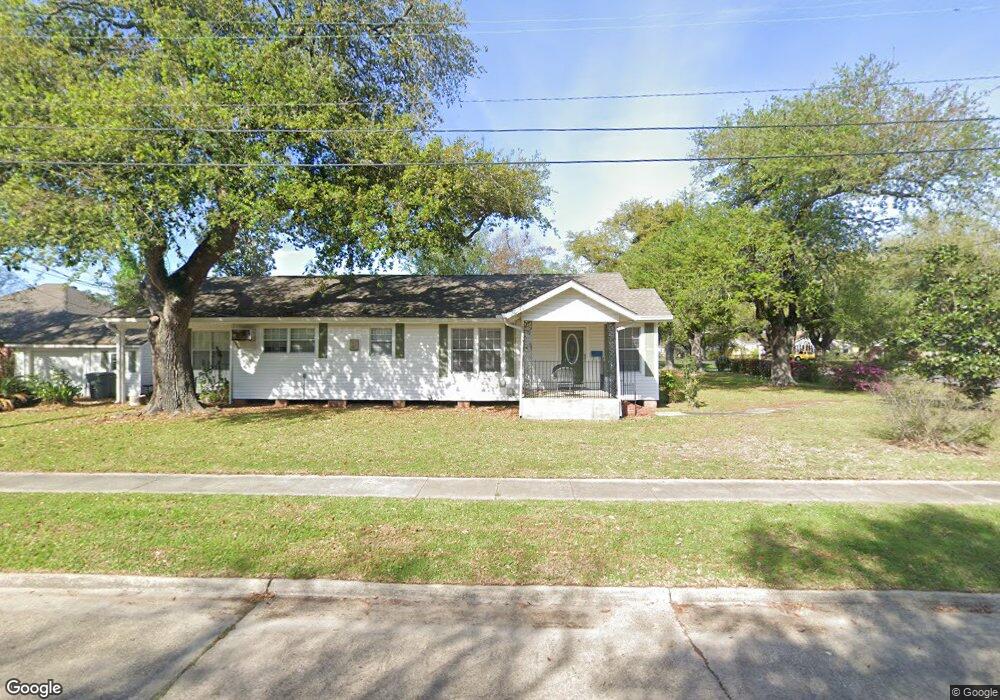 135 W Oak Ln, Lake Charles, LA 70605 - photo 1