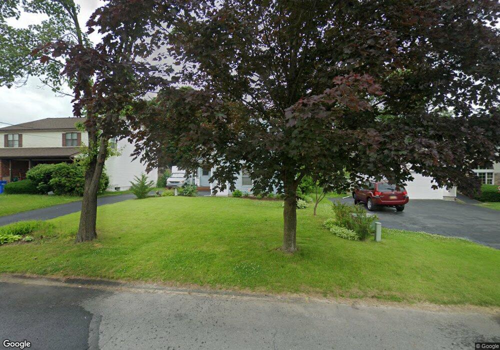 131 Edgecomb St, Albany, NY 12209 - photo 1