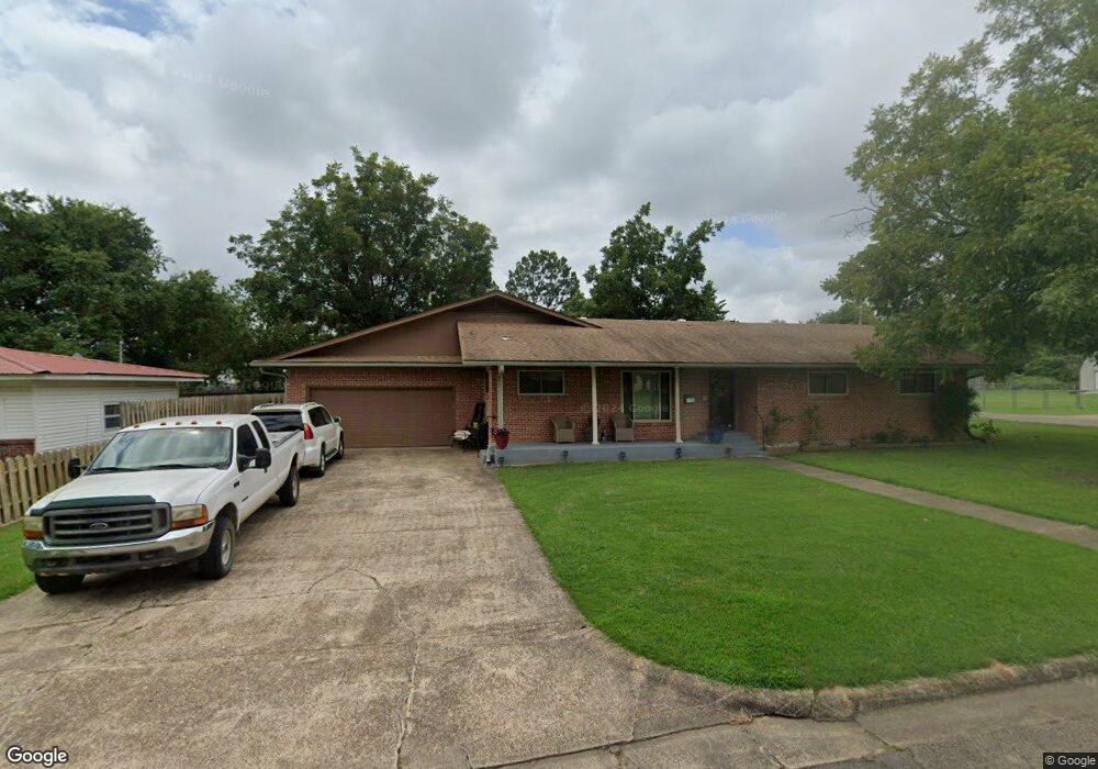 602 E Victor St, Hugo, OK 74743 - photo 1