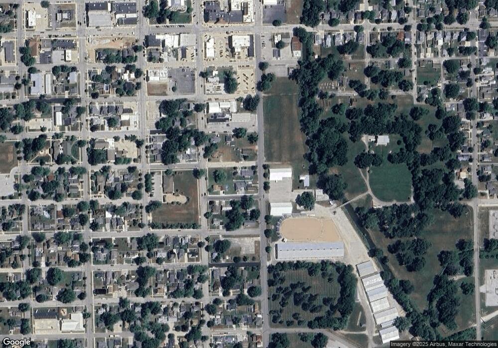 209 E 13th St, Auburn, IN 46706 - photo 1