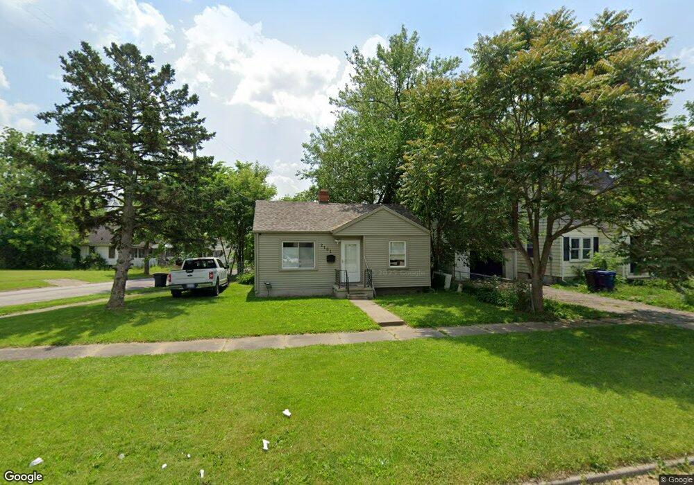 2101 Swayze St, Flint, MI 48503 - photo 1