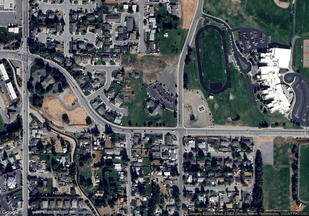 801 8th St NE, East Wenatchee, WA 98802 - photo 1