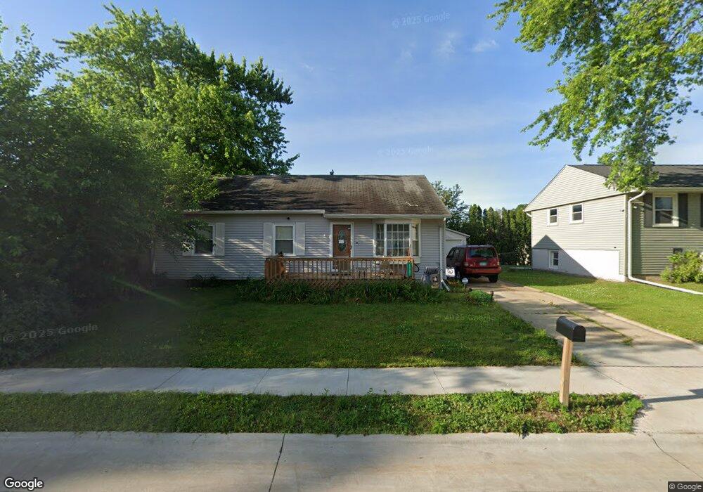 1737 W 54th St, Davenport, IA 52806 - photo 1