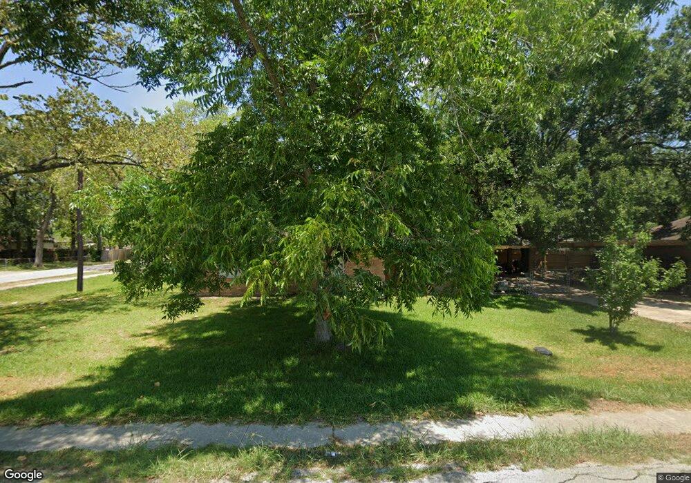 2201 N Austin Ave, Pearland, TX 77581 - photo 1