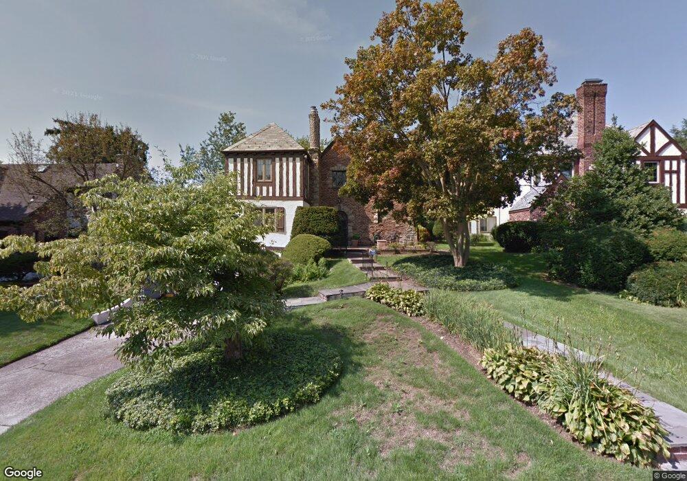 37 Stonehenge Rd, Manhasset, NY 11030 - photo 1