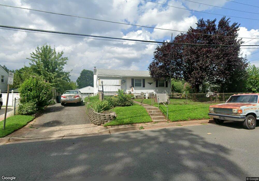 129 Yost St, Manassas Park, VA 20111 - photo 1