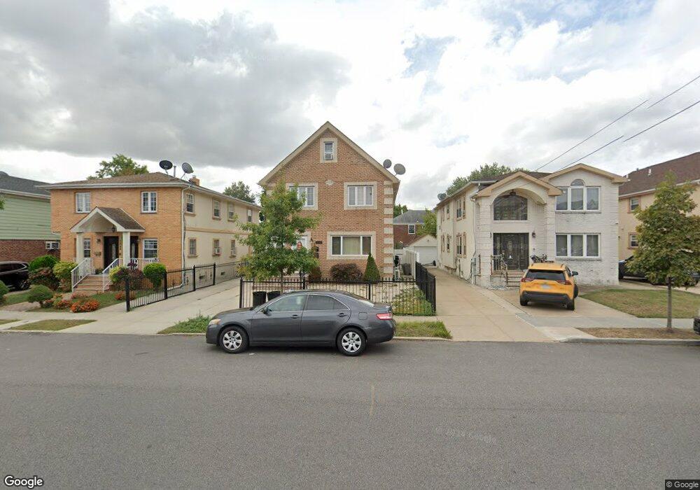 76-40 263rd St, Glen Oaks, NY 11004 - photo 1