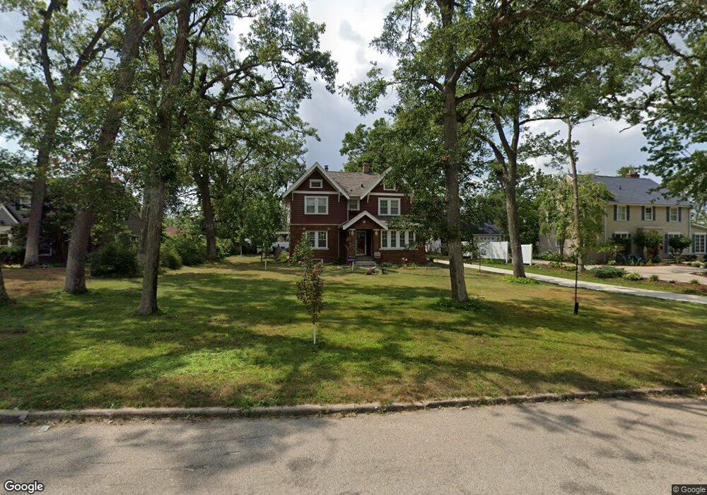 545 Vernon Dr SE, Cedar Rapids, IA 52403 - photo 1