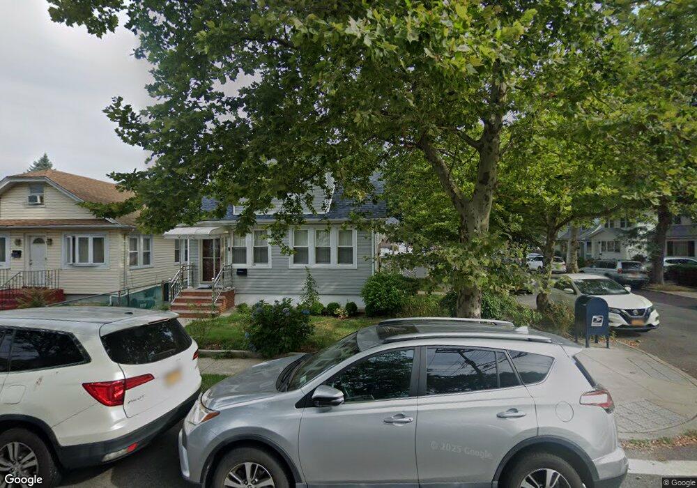 22243 Davenport Ave, Queens Village, NY 11428 - photo 1