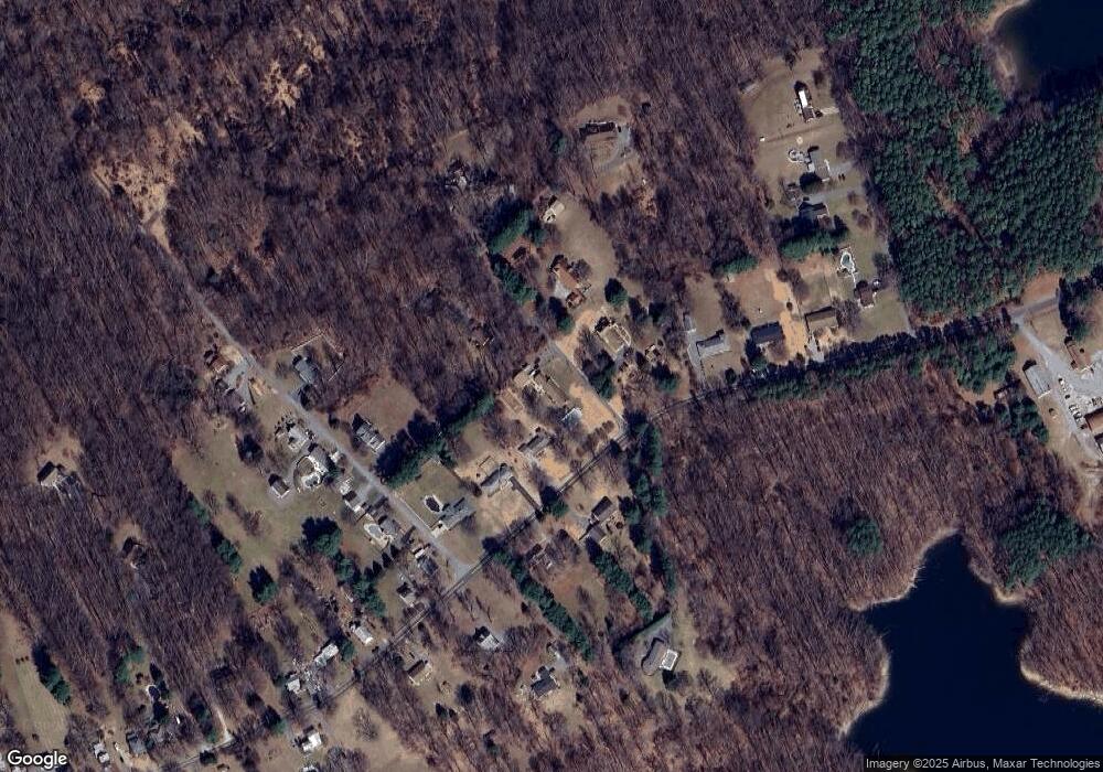 5706 Lakeside Dr, Sykesville, MD 21784 - photo 1