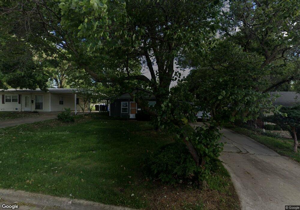 927 SW 31st St, Topeka, KS 66611 - photo 1