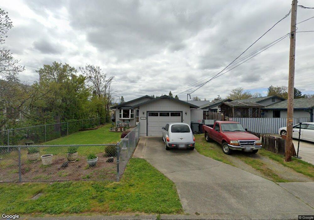 1307 SW Jordan St, Grants Pass, OR 97526 - photo 1