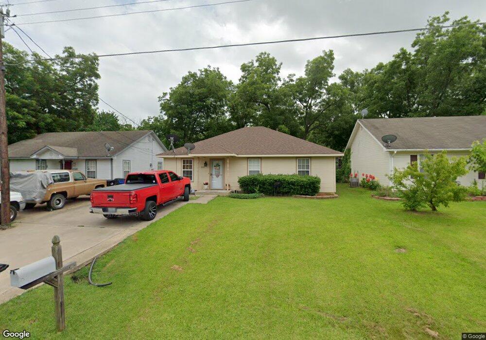 1010 Baker St, Denison, TX 75020 - photo 1