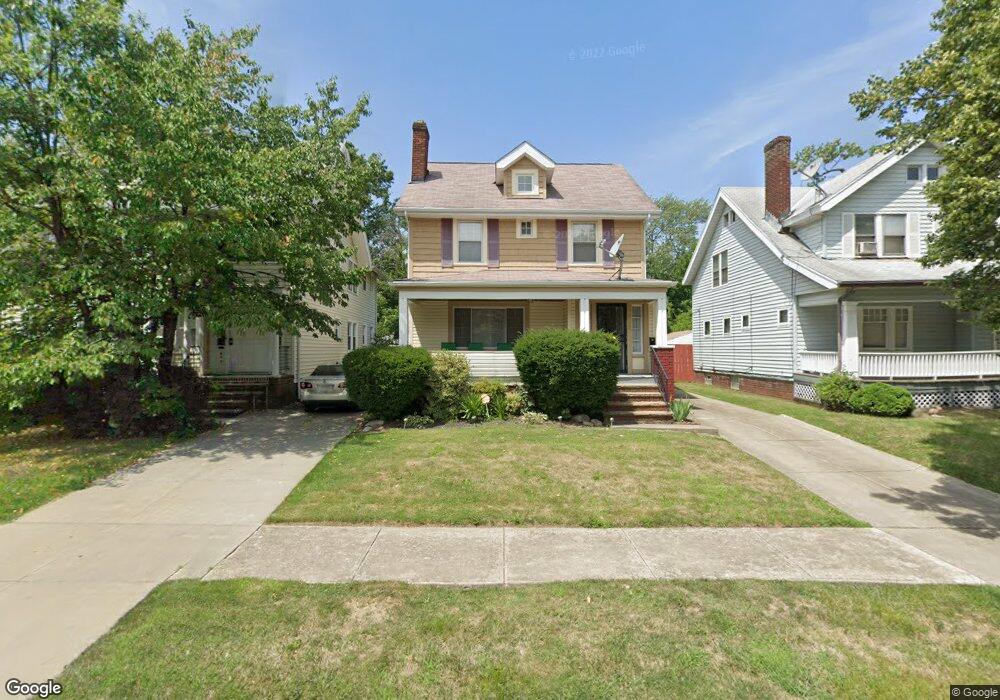 862 Helmsdale Rd, Cleveland, OH 44112 - photo 1