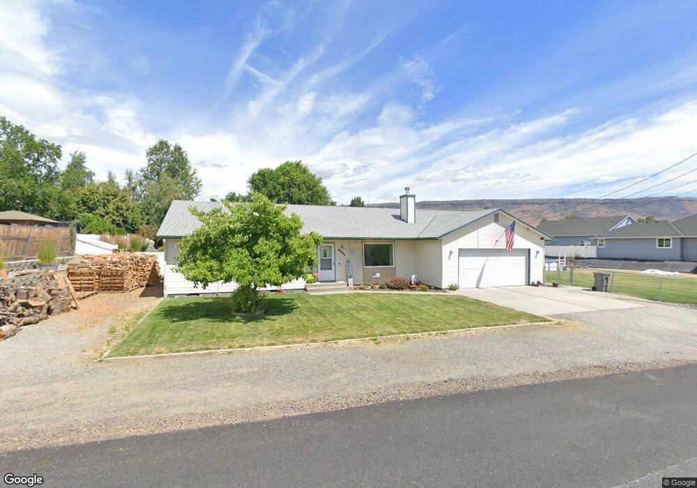 3221 2nd St SE, East Wenatchee, WA 98802 - photo 1