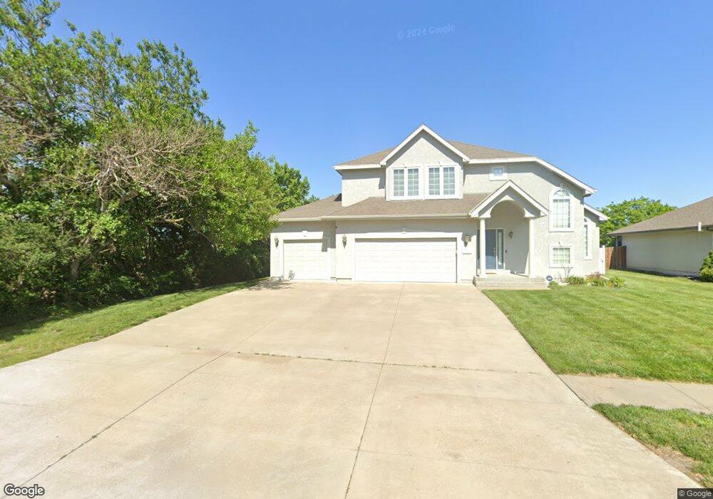 2504 SW Chauncey Dr, Topeka, KS 66614 - photo 1