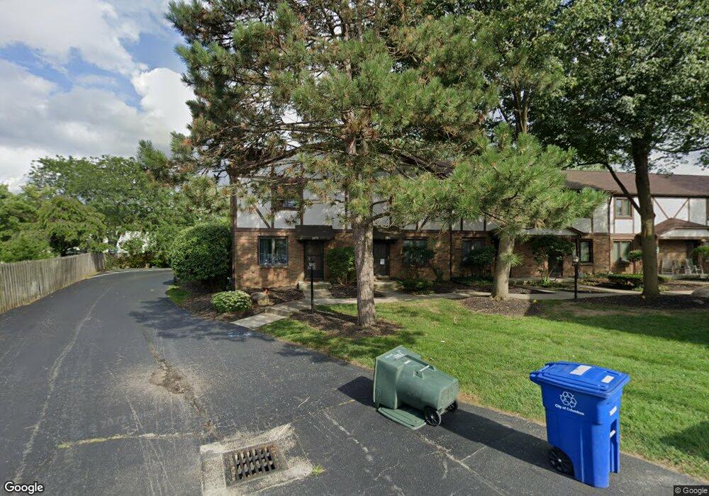 1976 Drury Ln unit 1976, Columbus, OH 43235 - photo 1