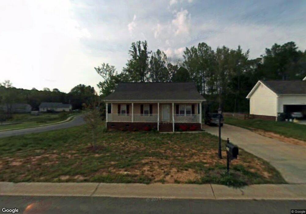 322 Lone Tree Ln, Clover, SC 29710 - photo 1