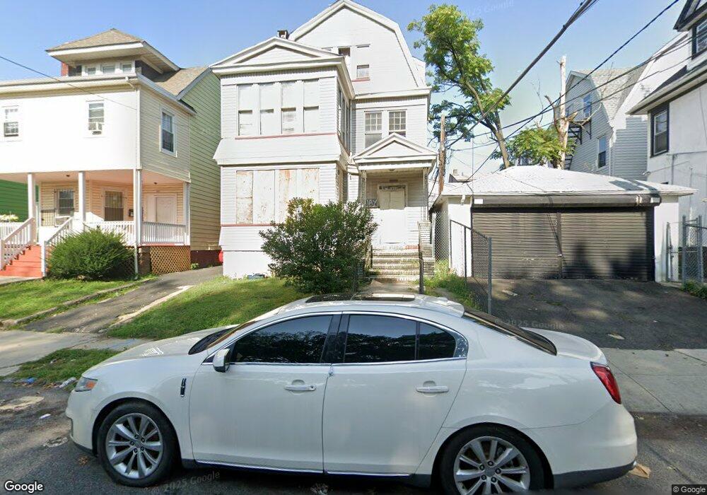 1033 Hunterdon St, Newark, NJ 07112 - photo 1