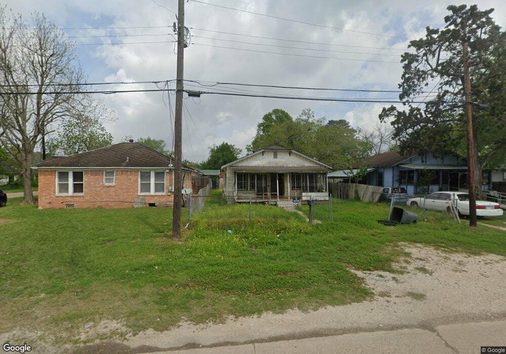 2505 9th St, Bay City, TX 77414 - photo 1