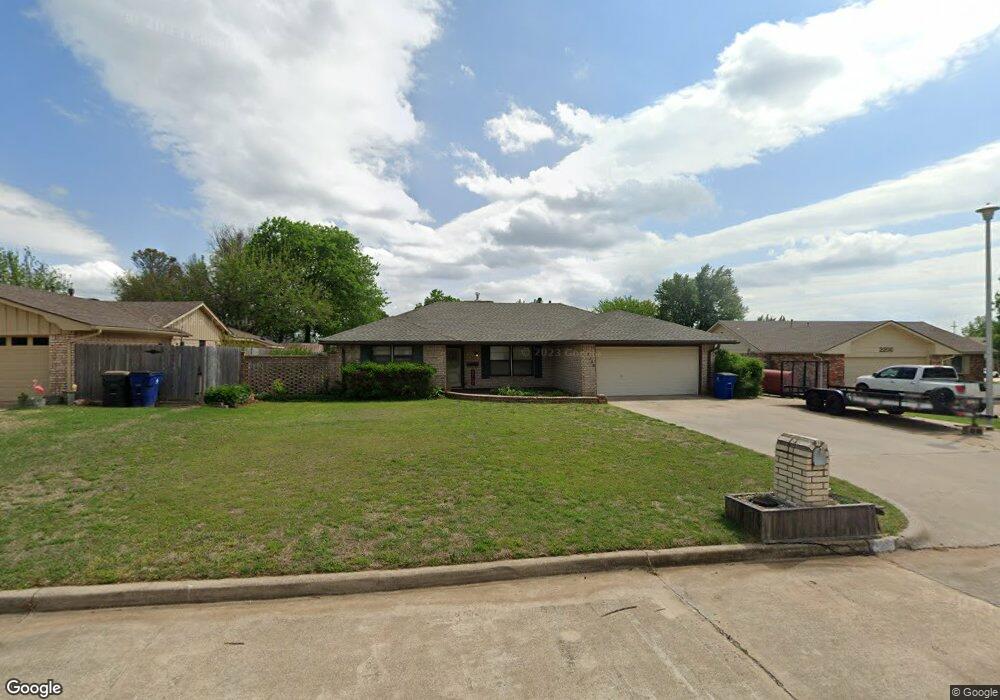 2208 Flamingo Ln, Duncan, OK 73533 - photo 1