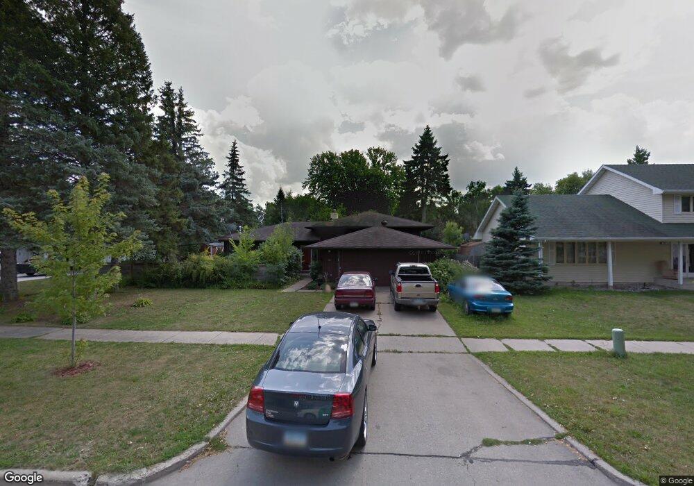 31 N Woodcrest Dr N, Fargo, ND 58102 - photo 1