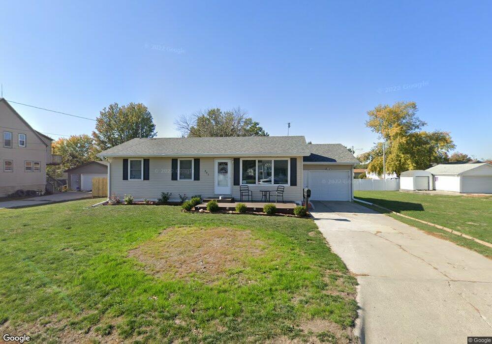 301 E 15th St N, Newton, IA 50208 - photo 1
