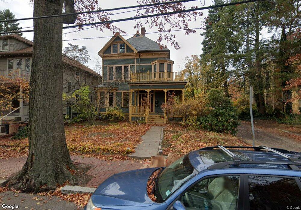 27 Maple Ave unit 2, Cambridge, MA 02139 - photo 1