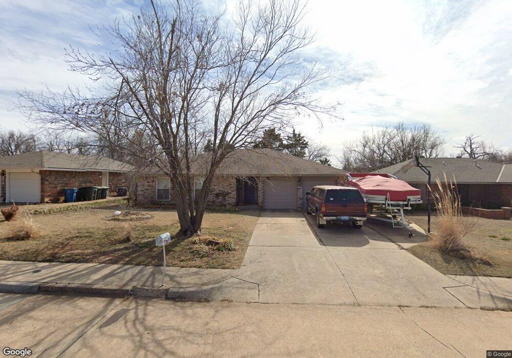 918 Royal Way, Edmond, OK 73034 - photo 1