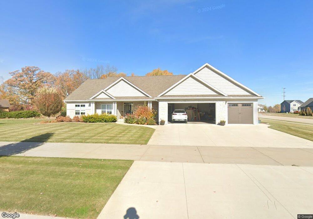 W5750 Jochmann Dr, Appleton, WI 54915 - photo 1