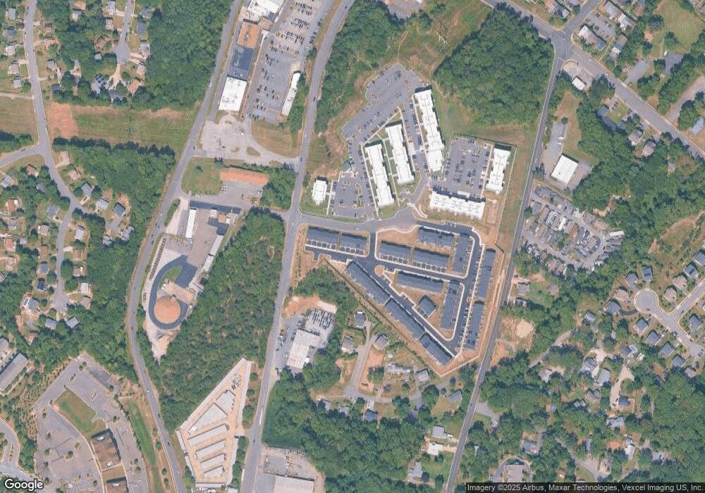 4000 Shire Meadow Ln, Triangle, VA 22172 - photo 1