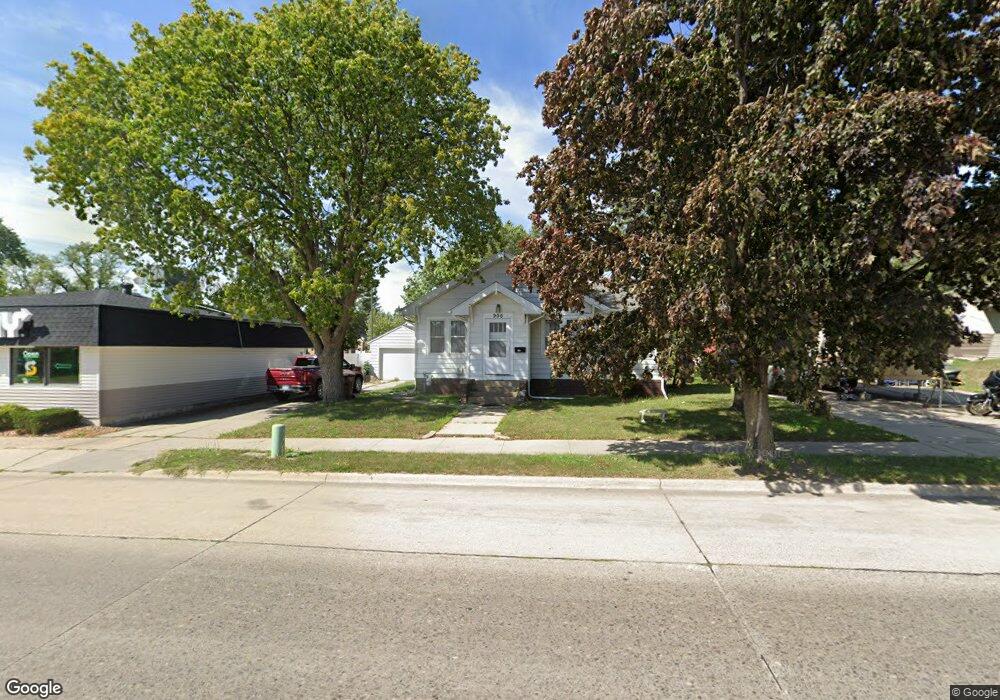 906 W Oakland Ave, Austin, MN 55912 - photo 1