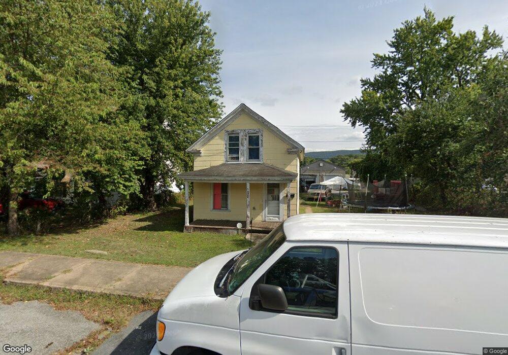 588 N Commerce Ave, Waynesboro, VA 22980 - photo 1