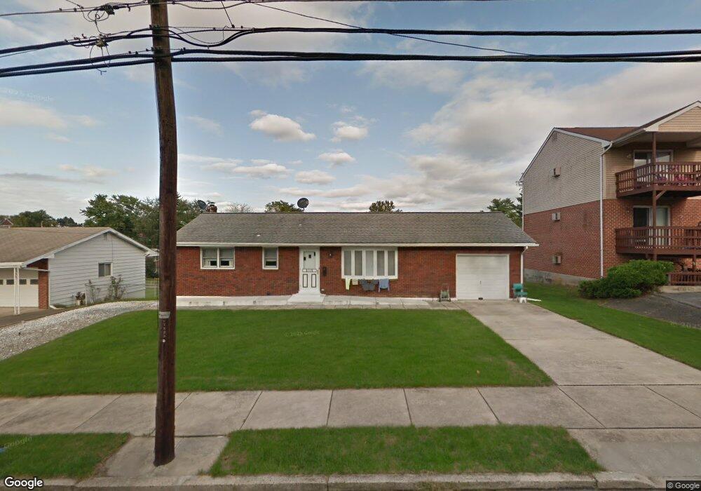 1215 S 9th St unit 1221, Allentown, PA 18103 - photo 1