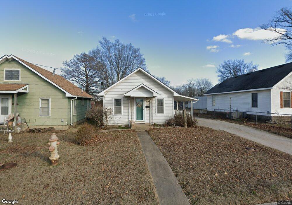 1411 N 26th St, Parsons, KS 67357 - photo 1