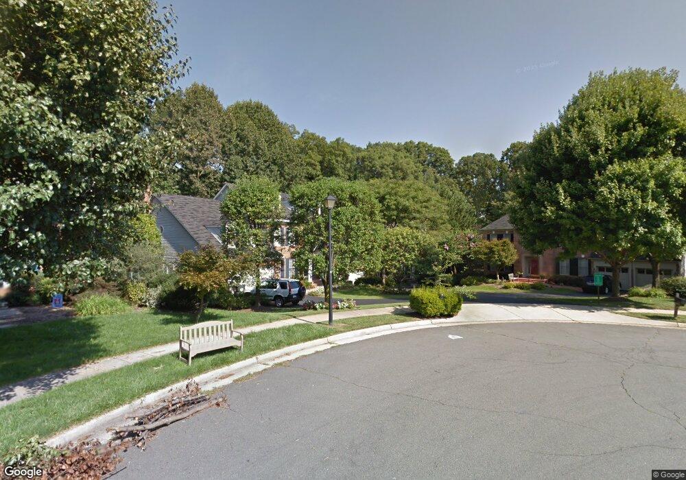 2002 Annies Way, Vienna, VA 22182 - photo 1