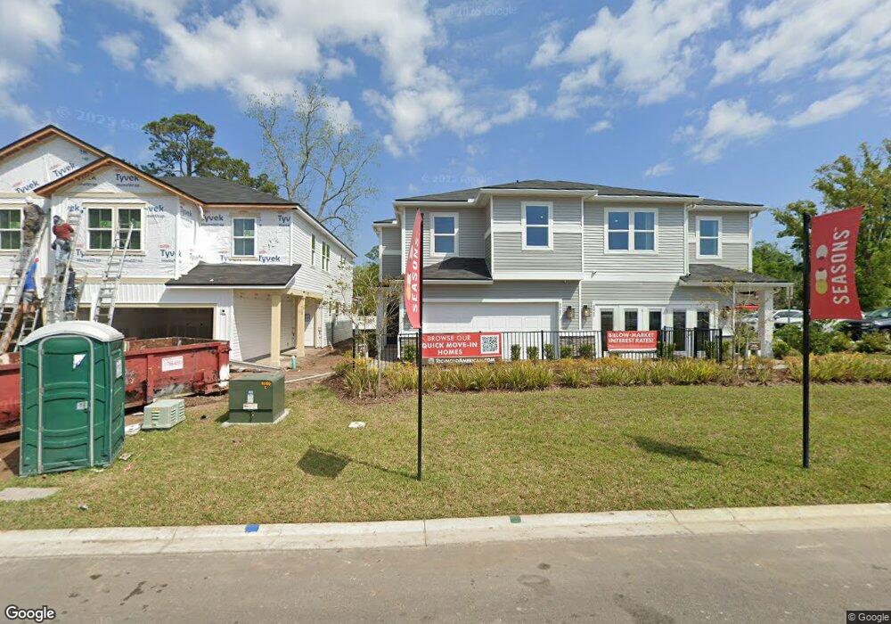 6067 Crossroads Station Dr, Jacksonville, FL 32205 - photo 1