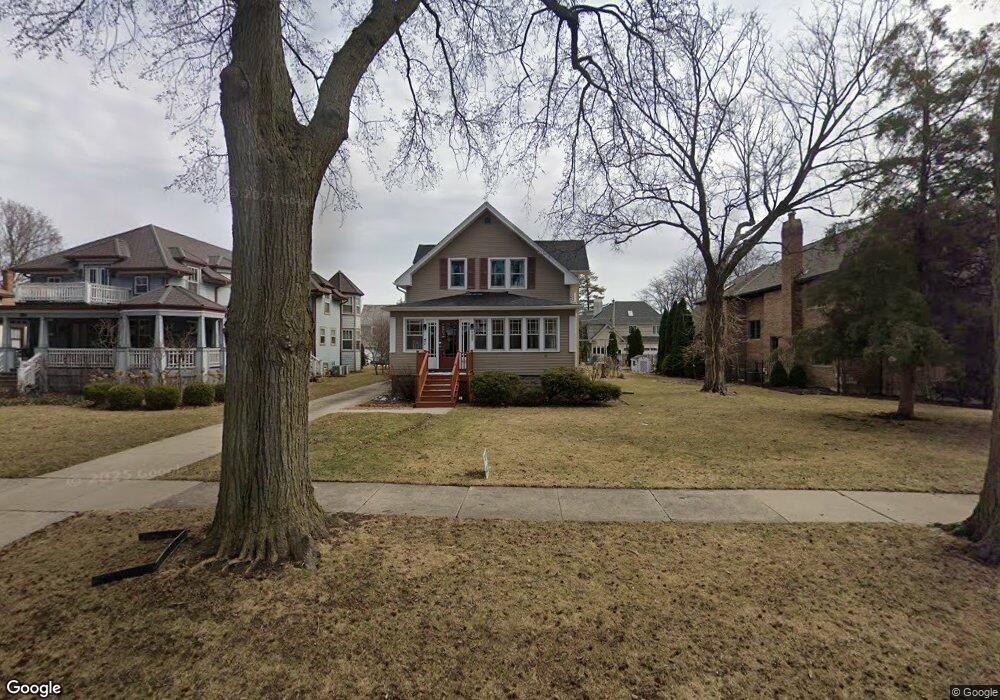 137 S Kenmore Ave, Elmhurst, IL 60126 - photo 1