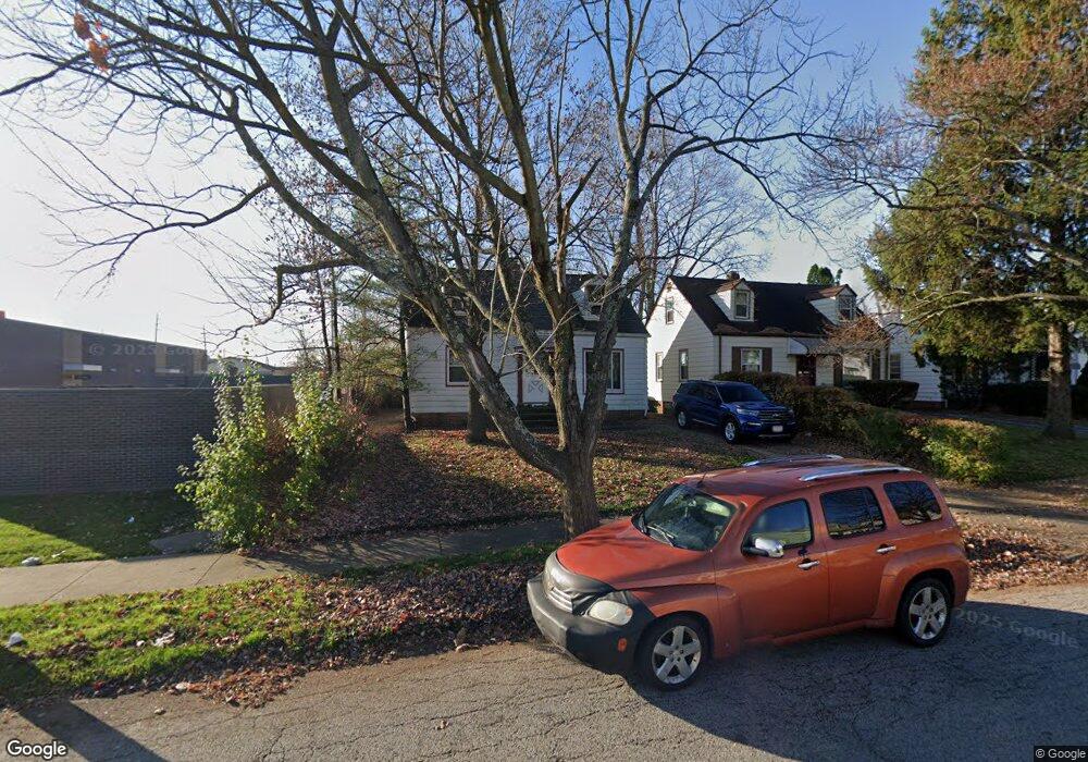 21602 Raymond St, Maple Heights, OH 44137 - photo 1