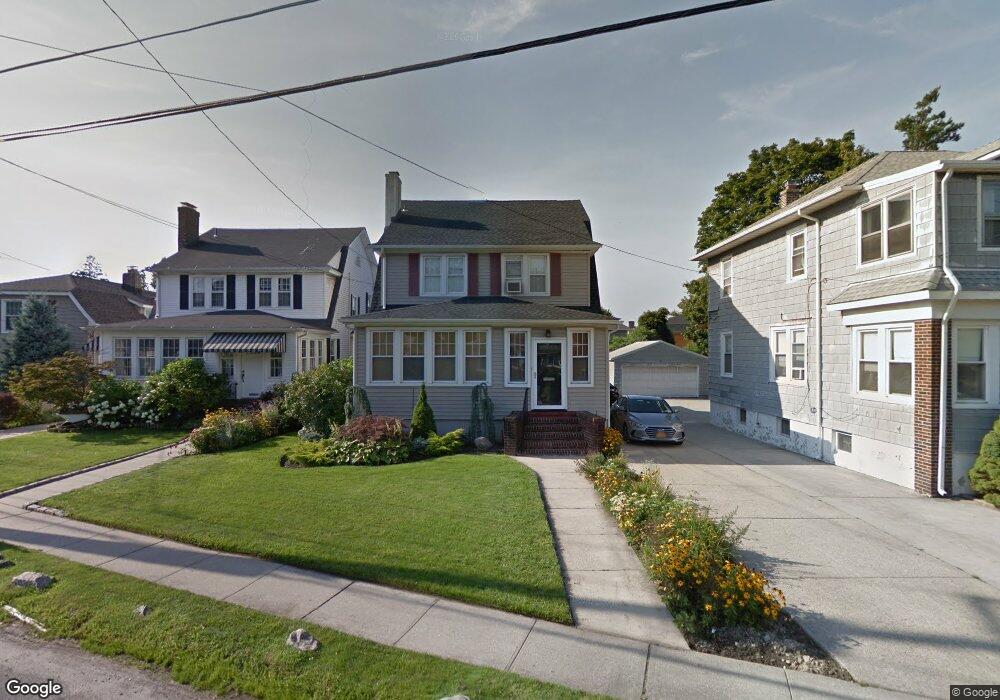 584 W Broadway, Cedarhurst, NY 11516 - photo 1