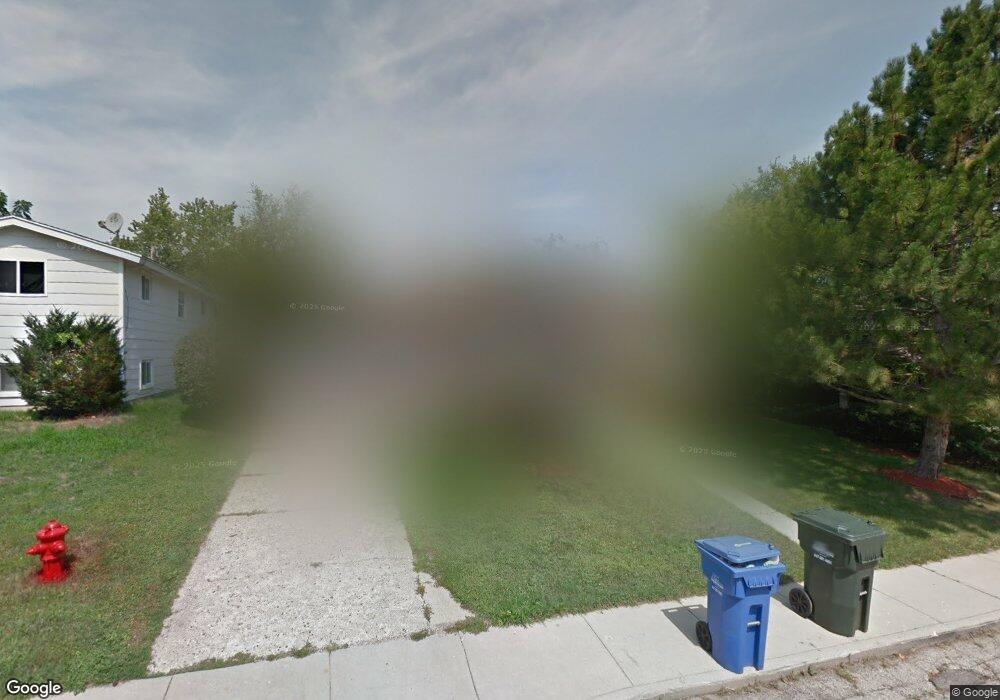 1710 Queens Ct, Carpentersville, IL 60110 - photo 1