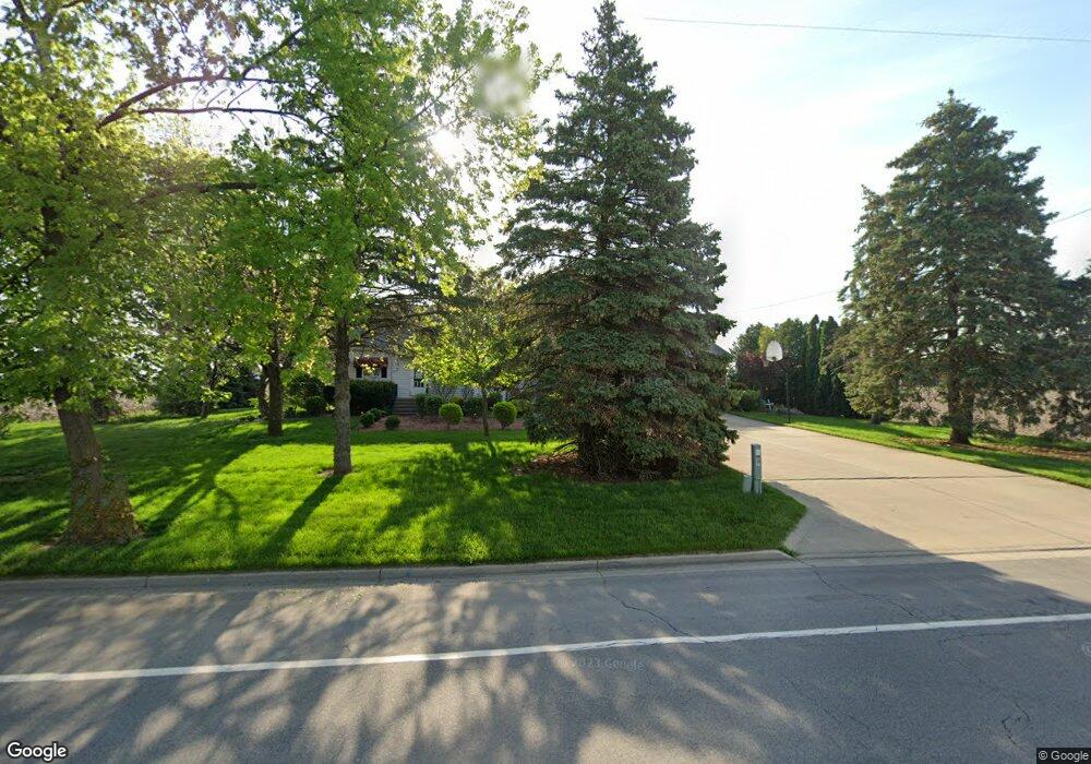 5633 Frank Rd, Frankenmuth, MI 48734 - photo 1