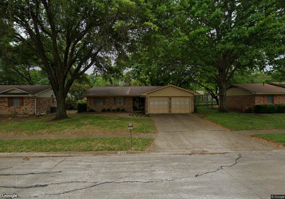 1205 Austin Dr, Ennis, TX 75119 - photo 1