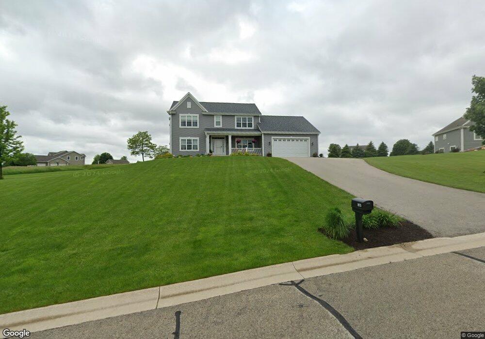 1975 Ravine Ct, Slinger, WI 53086 - photo 1