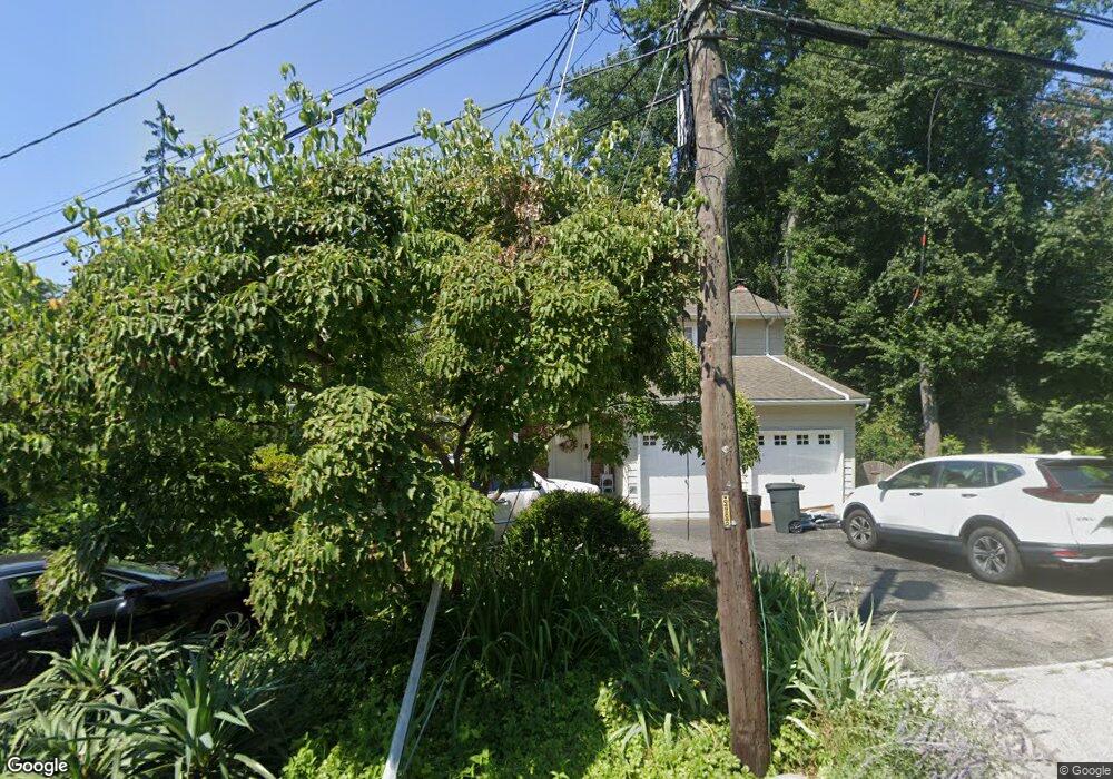 19 Edgewood Dr, Glen Head, NY 11545 - photo 1